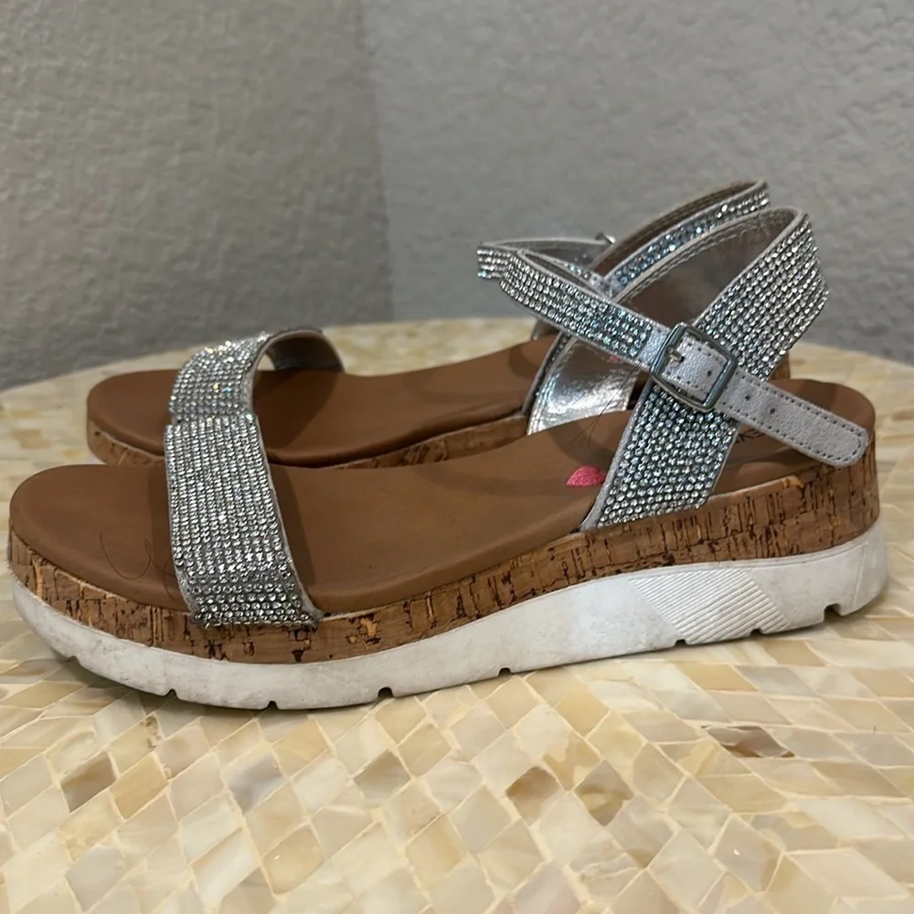 Steve Madden stone studded sandals big girls size 4
